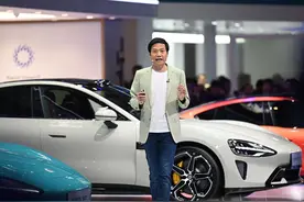 雷军逛北京车展后表示很绝望，称“车企做产品全靠蒙”图片