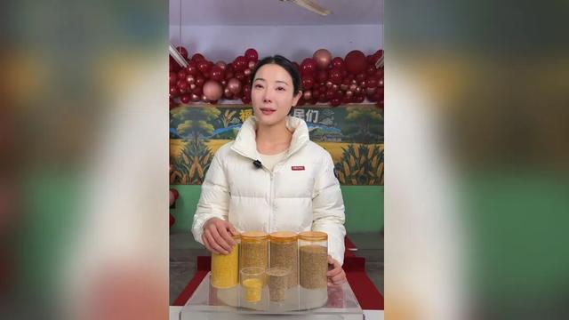 网红李福贵一周涨粉超50万！首场直播遭质疑，哽咽回应高价收谷争议