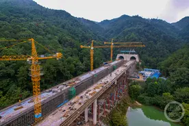 茶黄大桥主体结构完工 茶园组团到南山组团仅需3分钟图片
