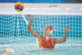董文鑫：水球场上的硬派“门神”图片