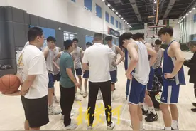 新黄河探访山东高速男篮青年队，彭泓森、袁帅渴望早日打CBA图片