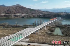 冬日施工忙 浑江大桥掀起施工热潮图片