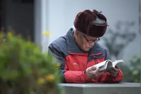 97岁抗战老兵王肇翰在蓉“归队” 不久前还吸着氧回忆战斗岁月图片