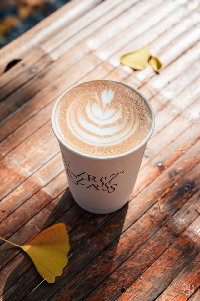 降温了，躲进东湖暖咖，独享封神秋景！