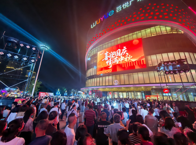 逆天了！4天134万人涌入，全国“榜首城市”果然名不虚传