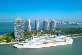 三亚迎来2025年首艘入境国际邮轮图片