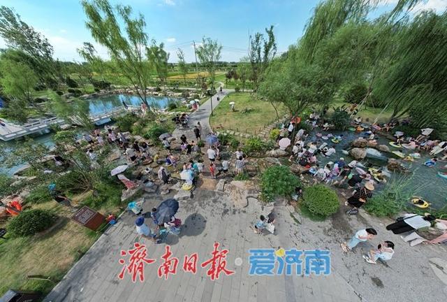 一年四季 泉在济南丨叮咚泉水映童趣，“泉涌白沙”醉游人