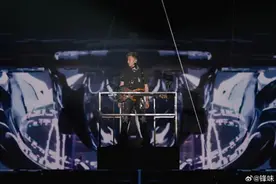 谢霆锋时隔20年再开演唱会，含泪唱与王菲定情曲《玉蝴蝶》，80多位明星艺人到场助力图片