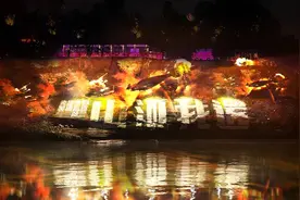 感受“灯火盐都·梦幻釜溪”的独特魅力 四川自贡自流井夜游釜溪成外地游客热门打卡地图片