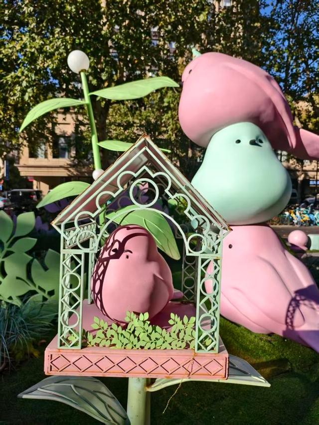 在杭州街头C位出道！最近这几个地方有点热闹，你去打卡了吗