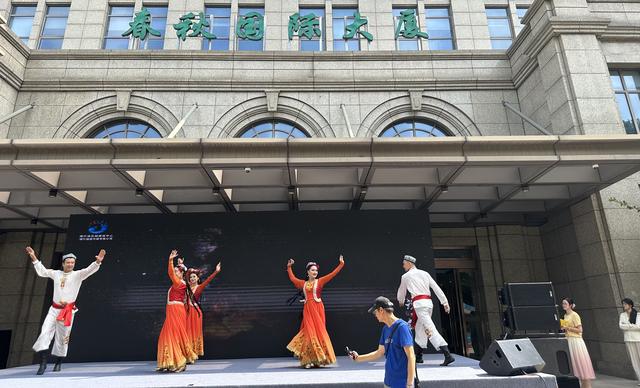 假日经济｜国庆中秋“请3休12”，这些目的地最受欢迎