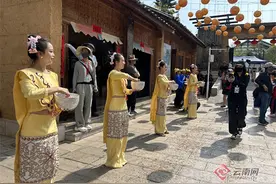 泼水送祝福！云南民族村泼水狂欢持续至4月14日图片