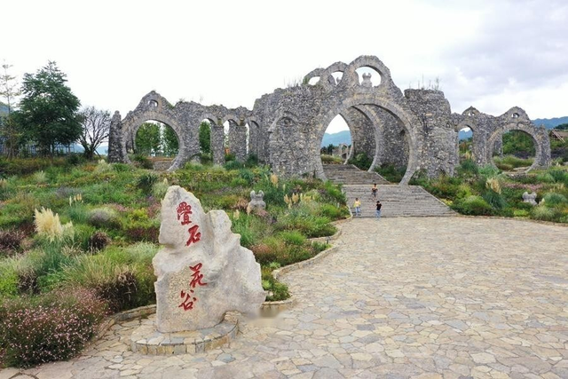 元旦来酉阳，畅玩所有景区！门票特惠 + 音乐盛典 + 民俗年味 ...这波太值了