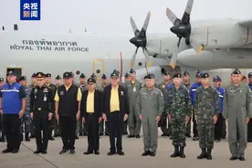 泰国派遣军方救援队伍前往缅甸地震灾区图片