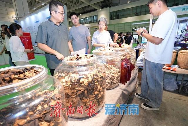 “泉・茶”盛宴第二天 市民共享文化茶香