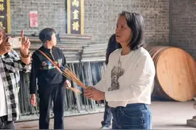 痛批“去中国化”课纲的她来粤祭祖，说出这些新年期盼图片