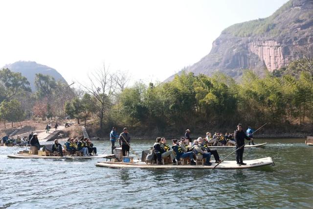 当“古典音符”遇见“丹霞仙境”：德国汉诺威交响乐团今日打卡龙虎山！