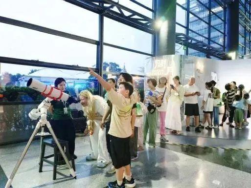 暑期趣游科技馆 | 苍穹探秘之旅