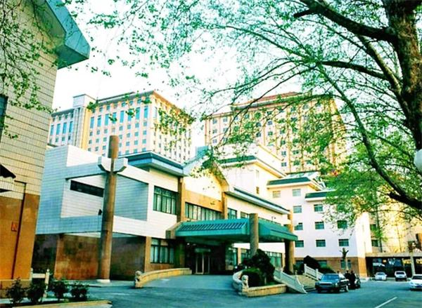 秋色满城 历下有约丨明府城住宿指南：从老街四合院到精品酒店，解锁老城慢生活！
