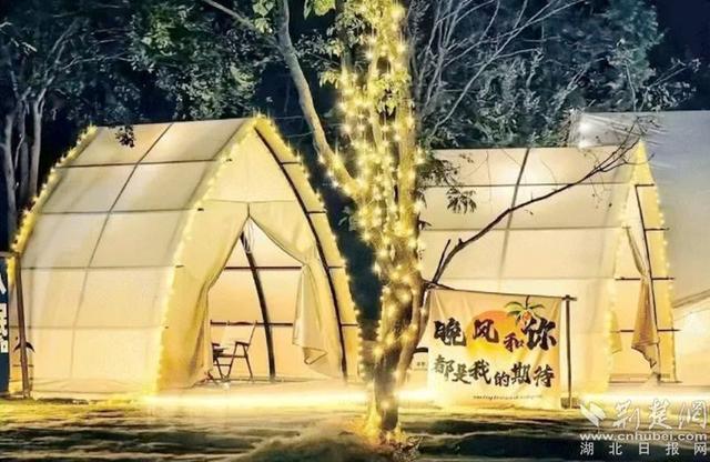 东湖评论：公开官员电话，“宠游客”就要能“直接呼叫”