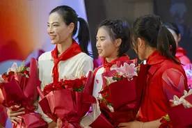 奥运冠军陈芋汐、吴敏霞等校友回母校，寄语师生接力传承图片