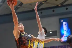 山东男篮豪取济南主场11连胜，基本锁定CBA季后赛席位图片