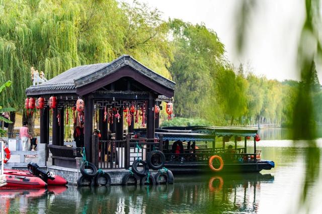 肥西县：三河古镇景区荣登“2025年中国AAAAA级景区100强”