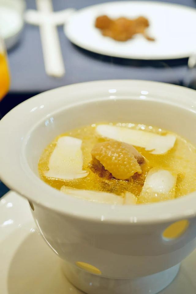 飞昆明吃几顿饭
