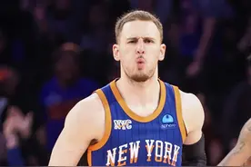 恩比德倒地后拉拽米切罗！迪文岑佐：太脏了🤮图片