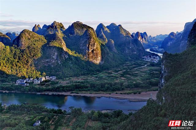 岁暖时刻丨当漓江拐过杨堤浪石村，整个桂林的山水都温柔了