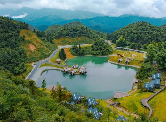 《三孩来了3》合宿地曝光！郴州五盖山度假区星空晚宴，这座20℃云端仙境才是今夏遛娃天花板！