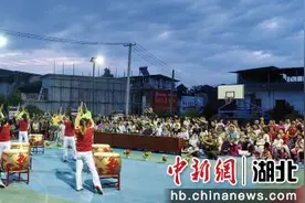 湖北咸宁：文明实践奏响幸福“小夜曲”图片