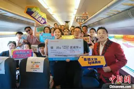 银川至武威东动车组列车首发图片