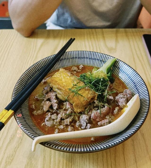 一座低调好玩的城市,花100块就能逛吃一整天!