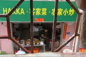 网传深圳一餐饮店捞取地沟油？街道办：清理废油，有公司收运图片