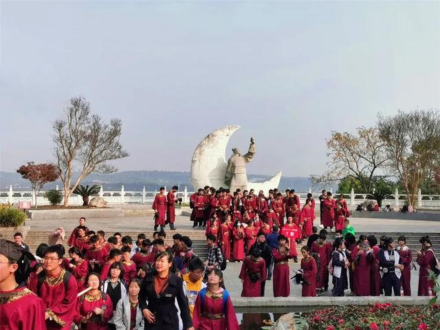 安逸四川 乐游绵阳 ‖ 在李白故居，月下樽前重走诗路，山水笔墨皆是课本