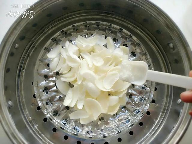 土里挖出来的“小白花”，一煮又糯又润！多吃还能预防高血压
