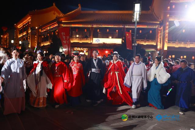 “星耀甘州 梦回府城”灯光秀启幕 府城焕彩引客来