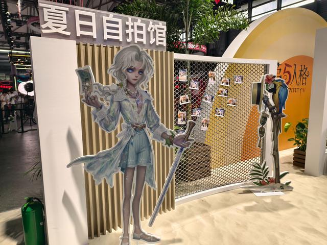 即刻开启「寻宝游戏」！2025 ChinaJoy荣耀展台首日实拍