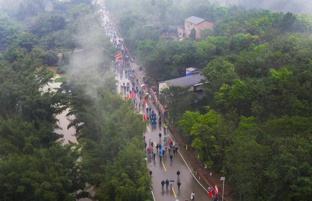 图片新闻｜綦江：登高迎新年