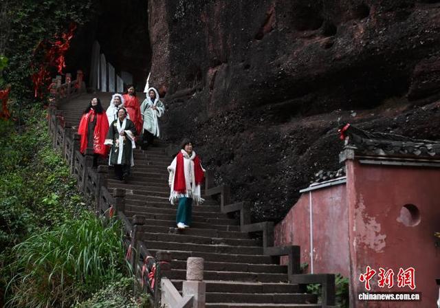 海外华文媒体打卡齐云山 感受多元化沉浸文旅体验