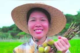 广东茂名“90后”农家女陈丽容：用“粤式英语”为家乡农产品“带货”图片