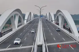 连通京冀 厂通路潮白河大桥通车图片