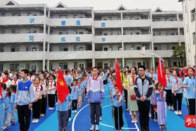 红领巾心向党 争做新时代好少年  镇江实验学校隆重举行2024级一年级新生入队仪式图片