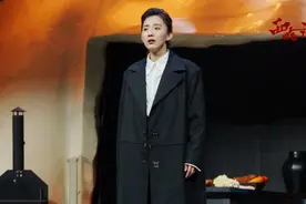 《西哈诺》上海首演：朱颜曼滋反串“大鼻子情圣”，佟丽娅称赞“充满诗意”图片