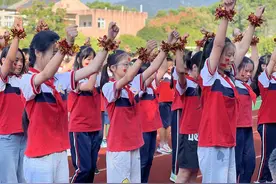 同学们运动会上展风姿，争做强国少年图片