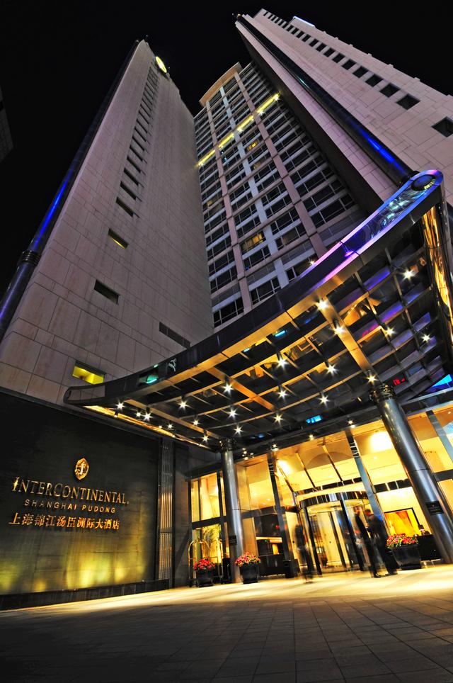 越夜越美丽，浦东第一家五星级酒店焕新亮相
