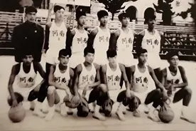 河南篮球名宿共话“继往开来”《河南省篮球队志》付梓图片