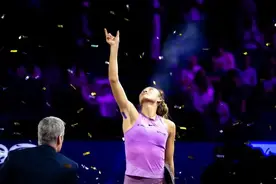 郑钦文：骄傲挥别2024赛季图片