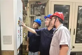 湖南中烟常德卷烟厂：国庆假期谱写昂扬奋进的技改协奏曲图片